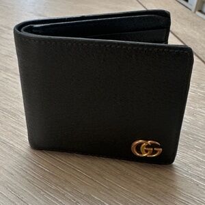 Gucci leather wallet